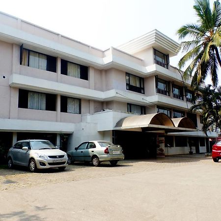 Hotel Highway Garden Kochi Exteriér fotografie