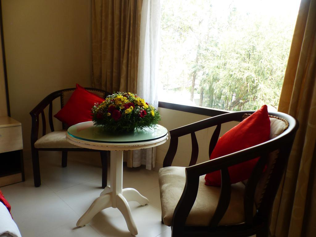 Hotel Highway Garden Kochi Exteriér fotografie