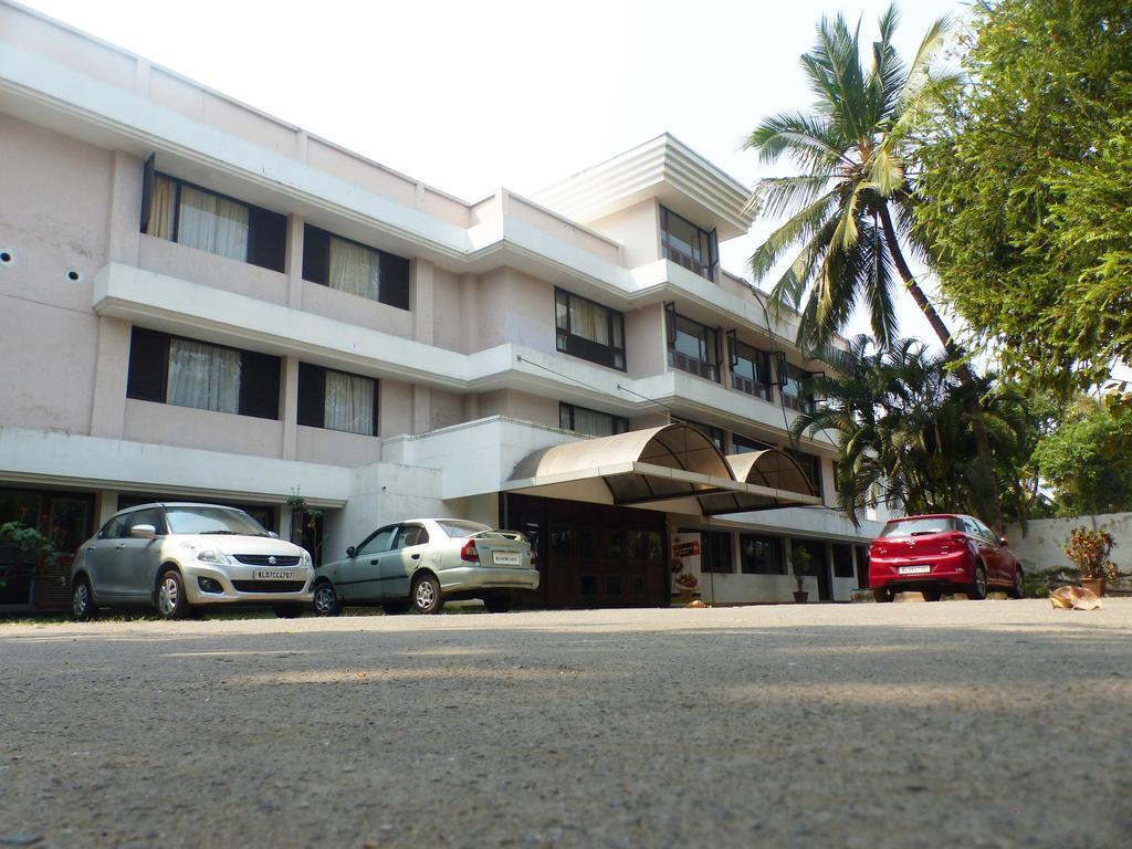 Hotel Highway Garden Kochi Exteriér fotografie